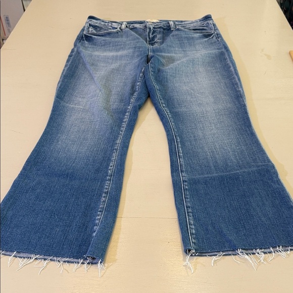 L'Agence Kendra High Rise Crop Flare Jeans Size 30 - Picture 4 of 13